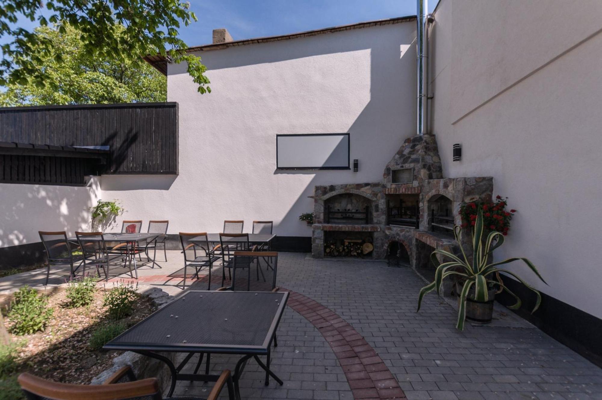 Hotel Gosciniec Kasztel U Gostla à Murowana Goślina Extérieur photo