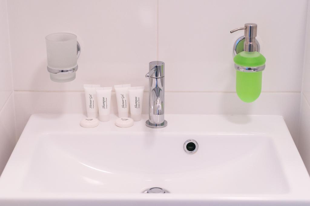 Hotel Gosciniec Kasztel U Gostla à Murowana Goślina Chambre photo